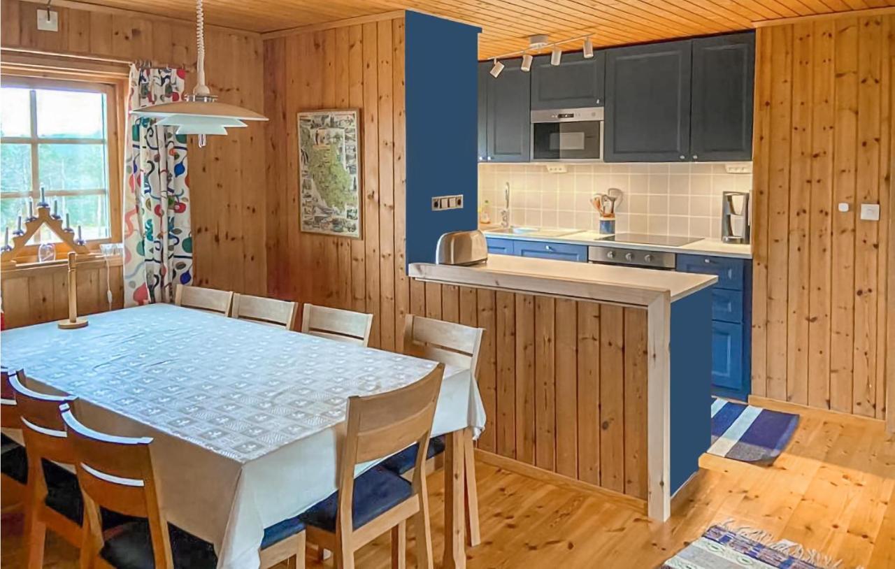 Cozy Home In Saerna With Sauna Fjatervalen Zewnętrze zdjęcie